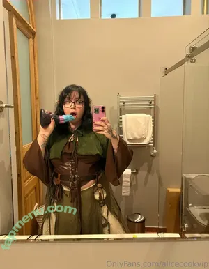 alicecookvip / alice.cookiee nude photo #0006