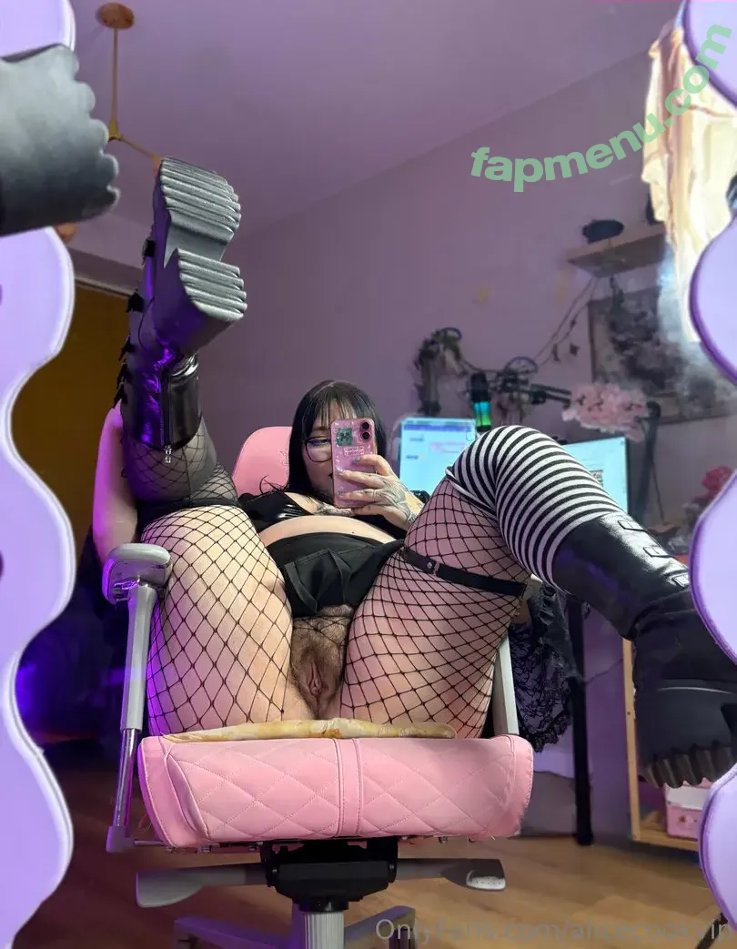 alicecookvip nude photo #0015 (alice.cookiee)