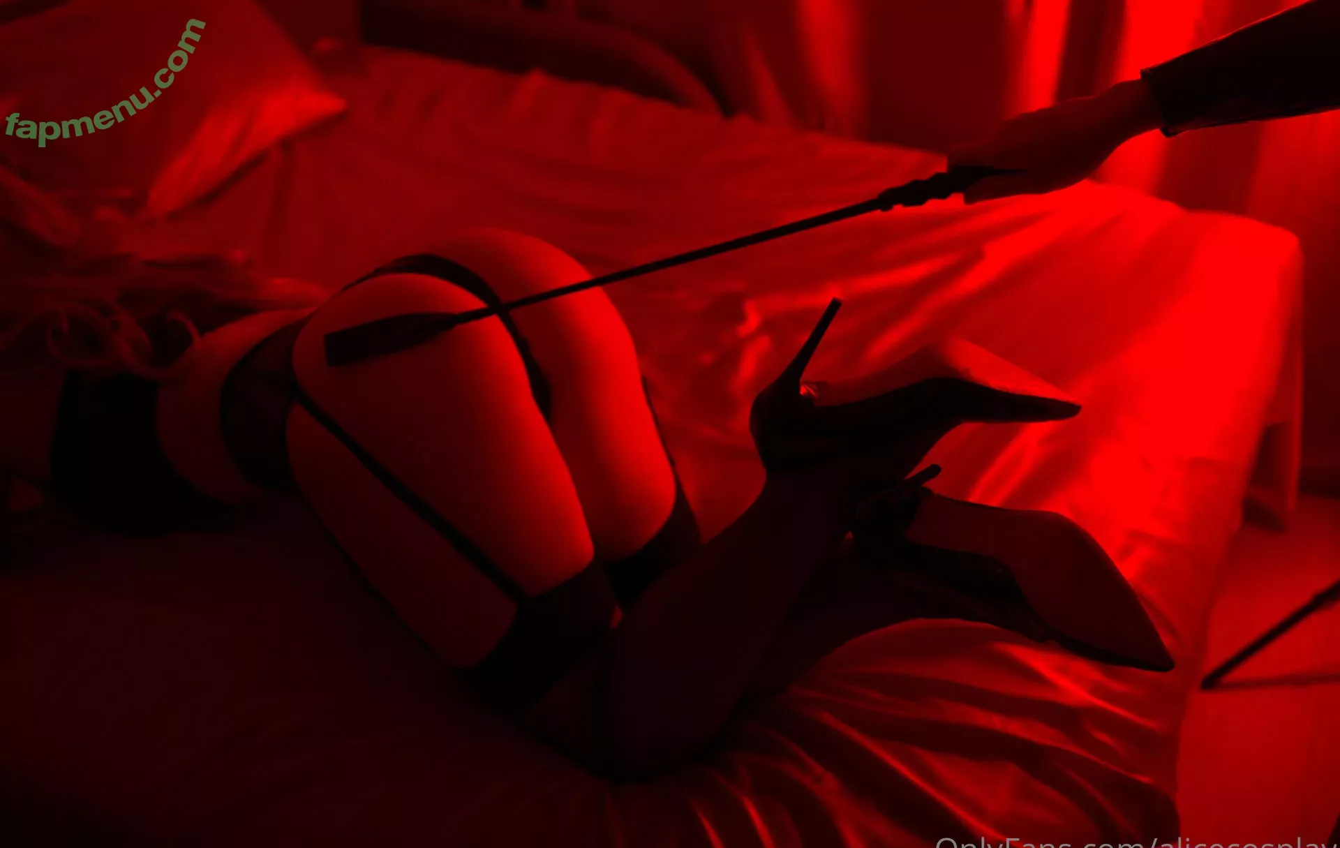 Alicecosplay nude photo #0083 (Alice_with_cats)