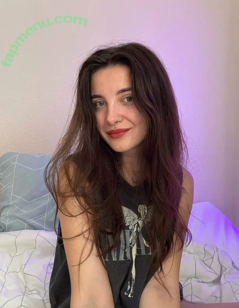 alicee_pearl nude photo #0018 (aliceburmiston)
