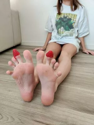 alicefrenchfeet / alice.frenchfeet nude photo #0002