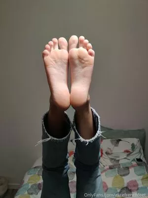 alicefrenchfeet / alice.frenchfeet nude photo #0350