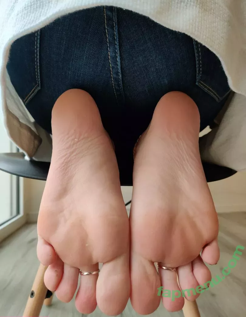 alicefrenchfeet nude photo #0123 (alice.frenchfeet)