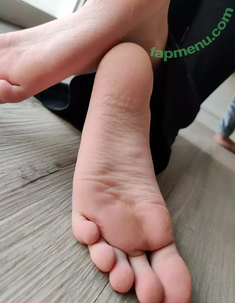 alicefrenchfeet nude photo #0194 (alice.frenchfeet)