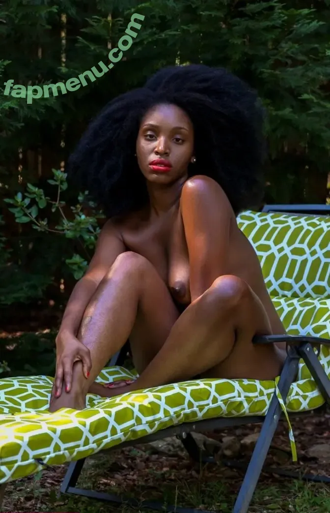 Alicenwndrlandd nude photo #0055 (alisonwonderland)