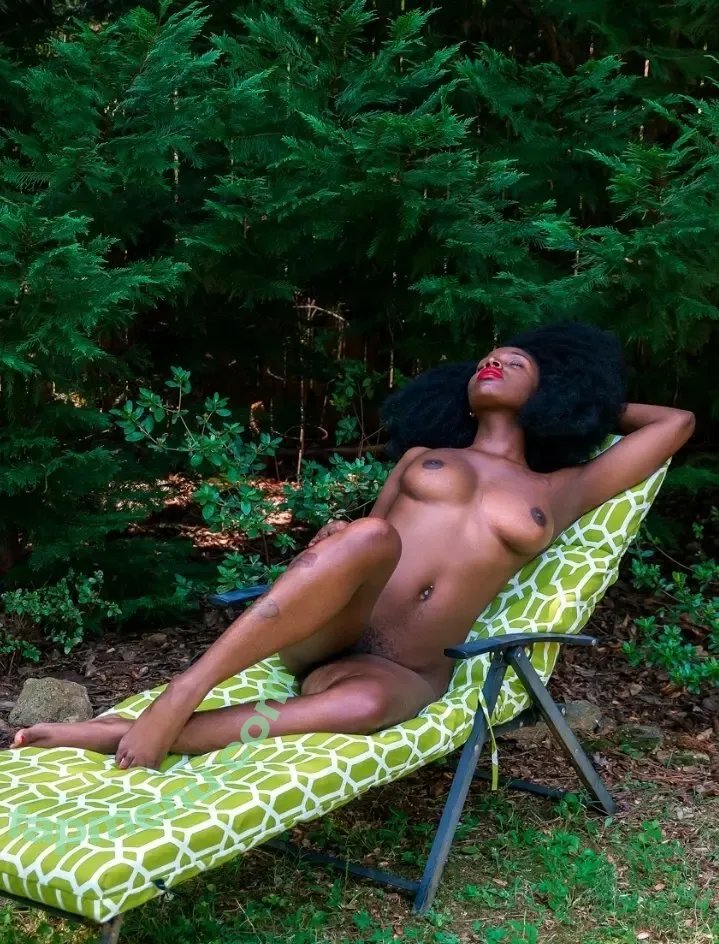 Alicenwndrlandd nude photo #0057 (alisonwonderland)