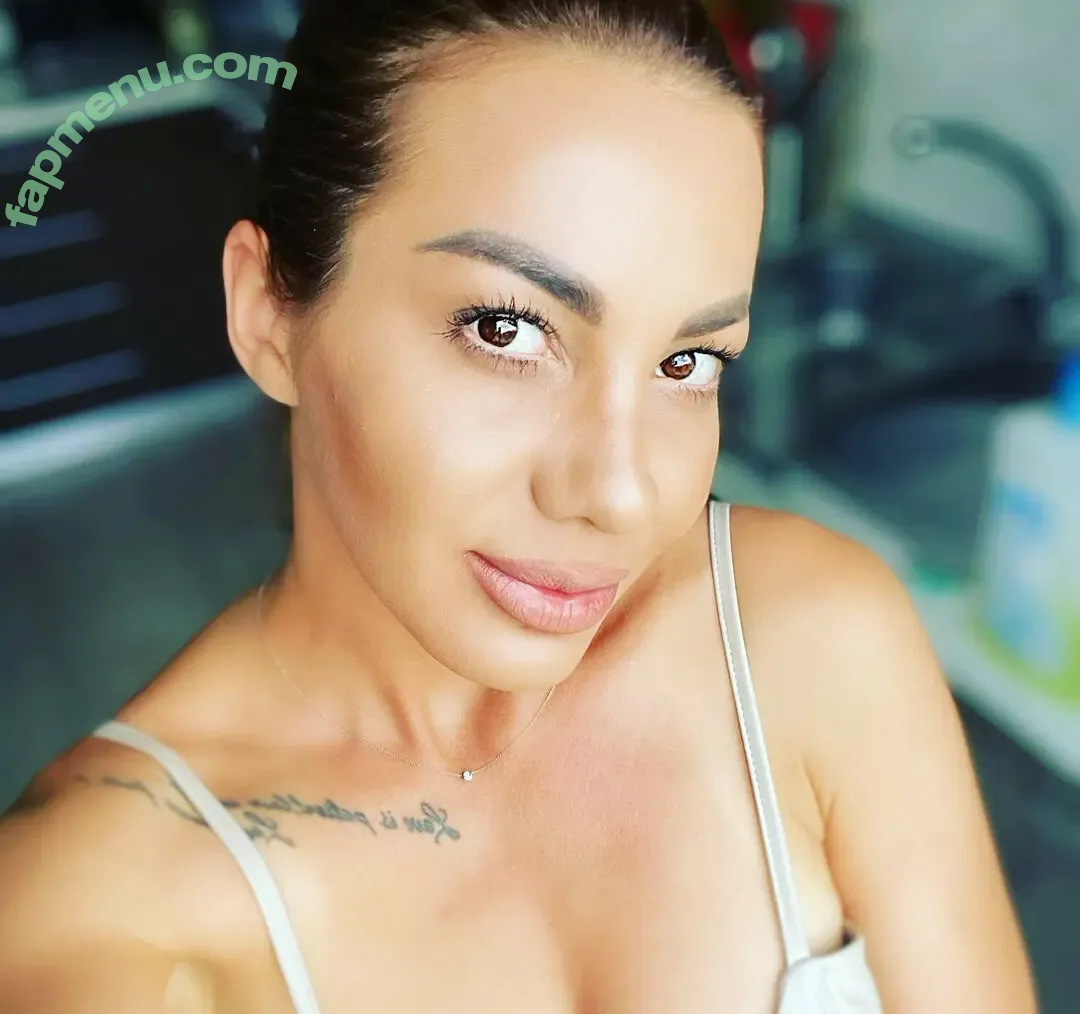 aliceromainxxx nude photo #0026 (aliceromainxxx)
