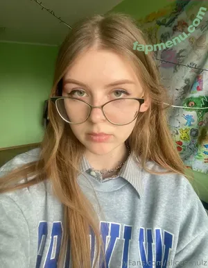 aliceschulz / kleinealicee / schulz.aliceee nude photo #0004