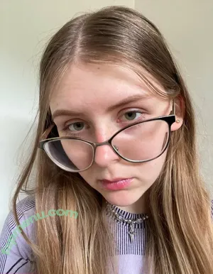 aliceschulz / kleinealicee / schulz.aliceee nude photo #0008