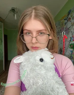 aliceschulz / kleinealicee / schulz.aliceee nude photo #0021