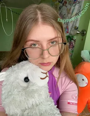 aliceschulz / kleinealicee / schulz.aliceee nude photo #0022