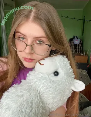 aliceschulz / kleinealicee / schulz.aliceee nude photo #0025