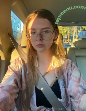 aliceschulz / kleinealicee / schulz.aliceee nude photo #0035