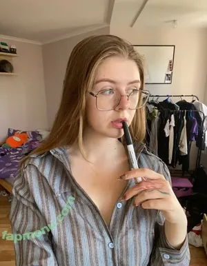 aliceschulz / kleinealicee / schulz.aliceee nude photo #0085