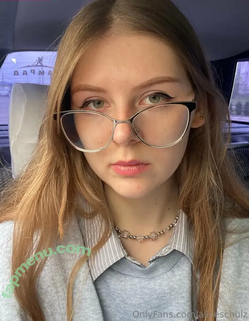 aliceschulz nude photo #0002 (kleinealicee / schulz.aliceee)