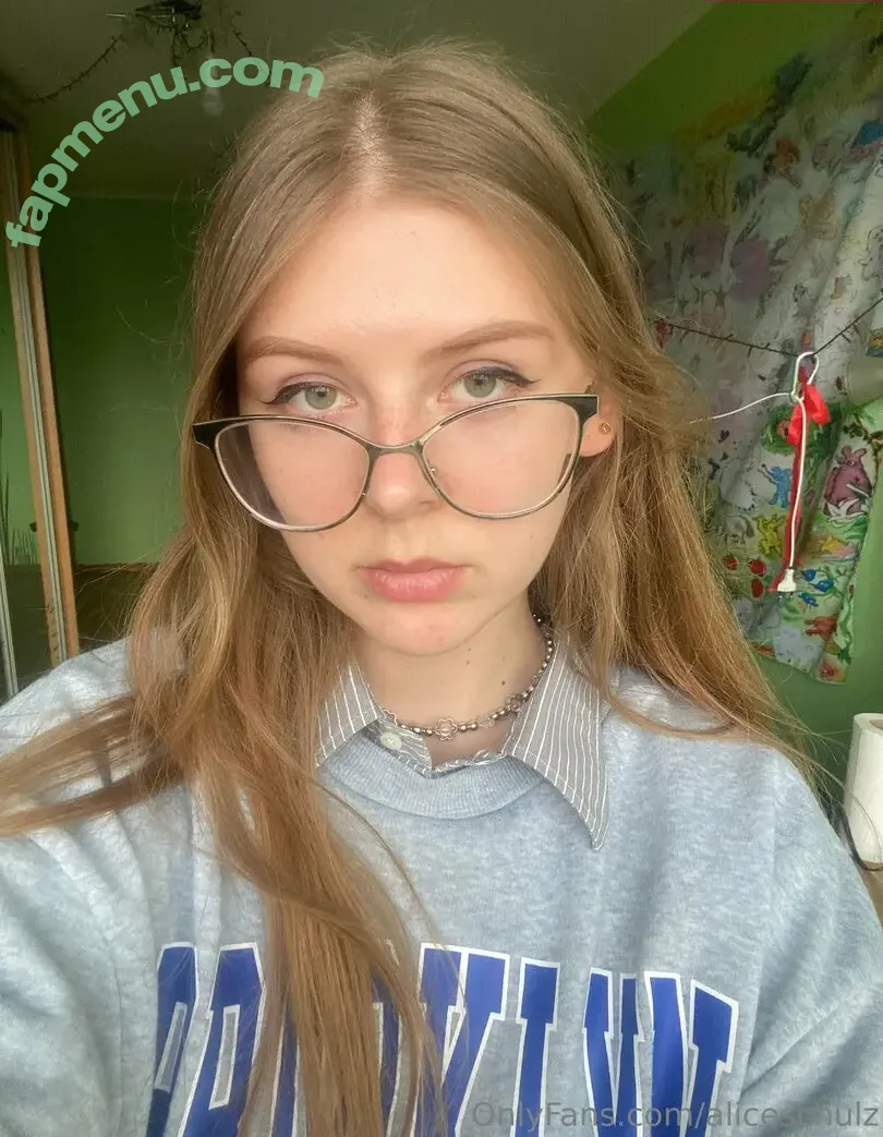 aliceschulz nude photo #0005 (kleinealicee / schulz.aliceee)