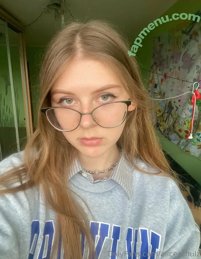aliceschulz nude photo #0006 (kleinealicee / schulz.aliceee)