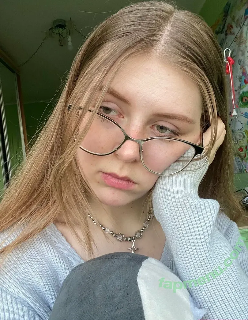 aliceschulz nude photo #0010 (kleinealicee / schulz.aliceee)