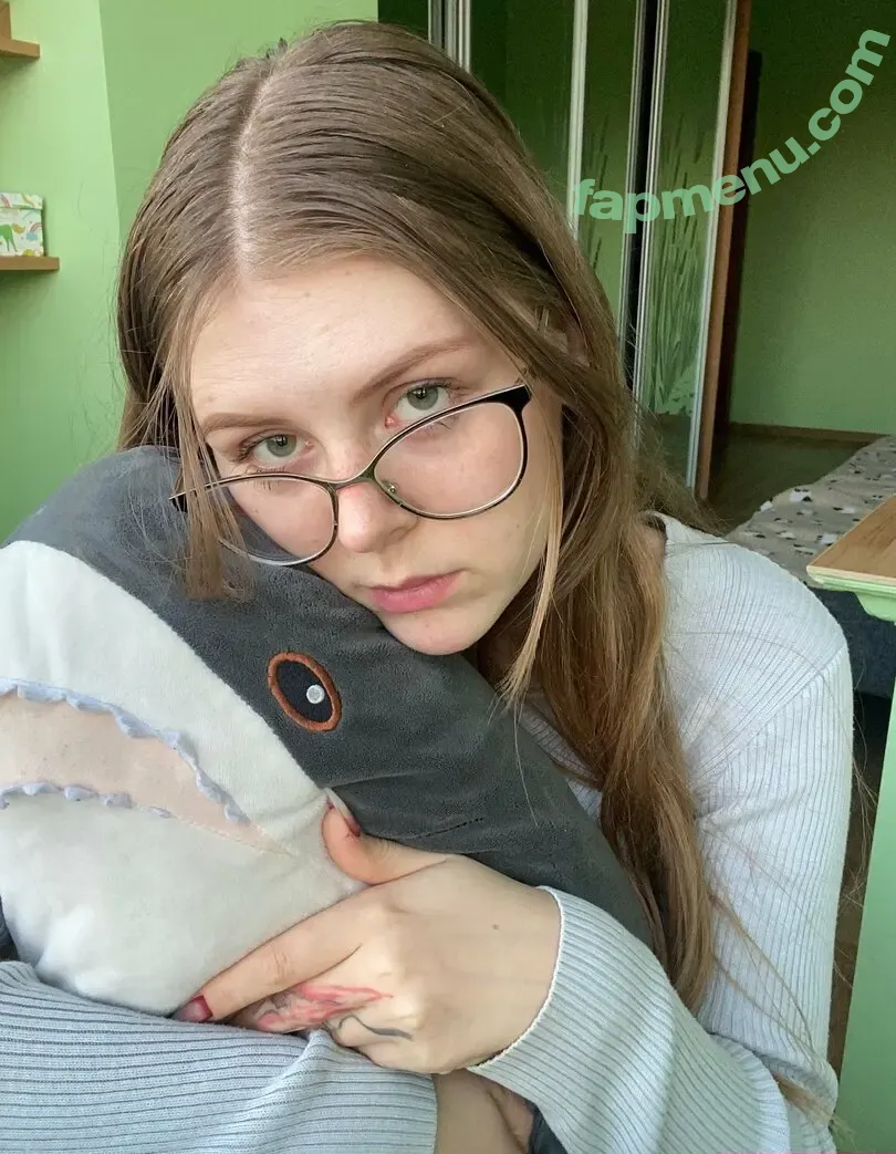 aliceschulz nude photo #0016 (kleinealicee / schulz.aliceee)