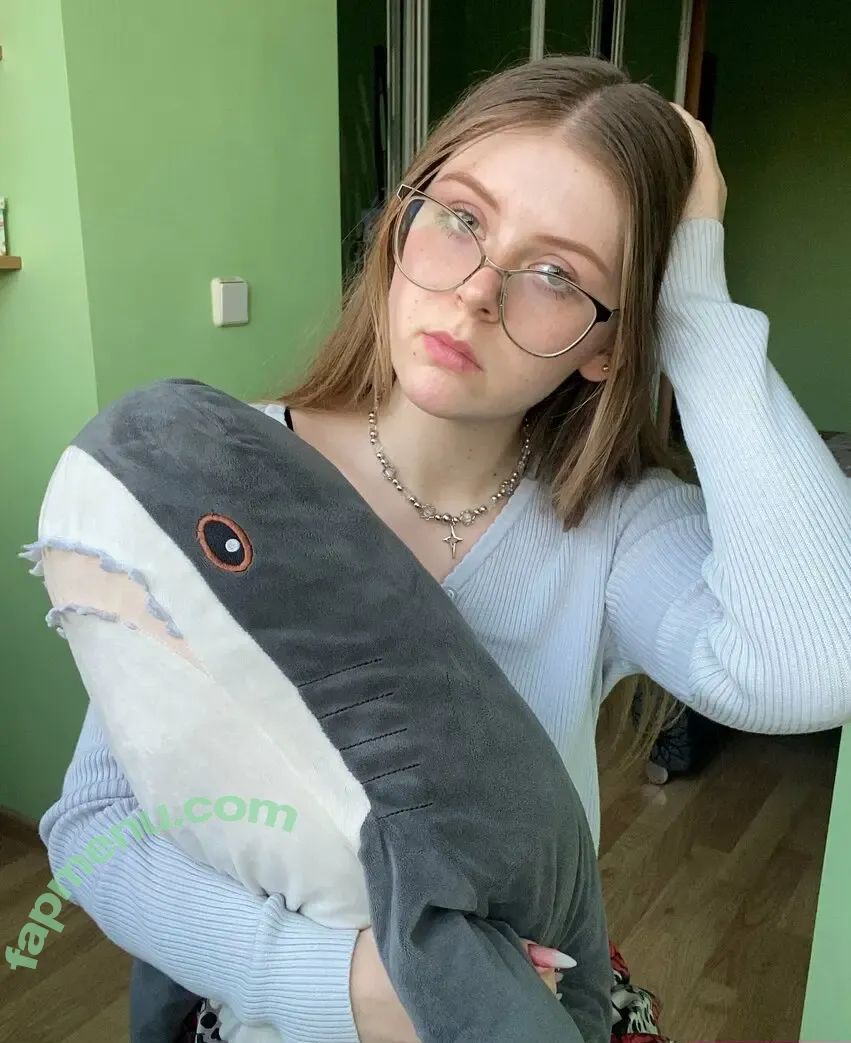 aliceschulz nude photo #0017 (kleinealicee / schulz.aliceee)