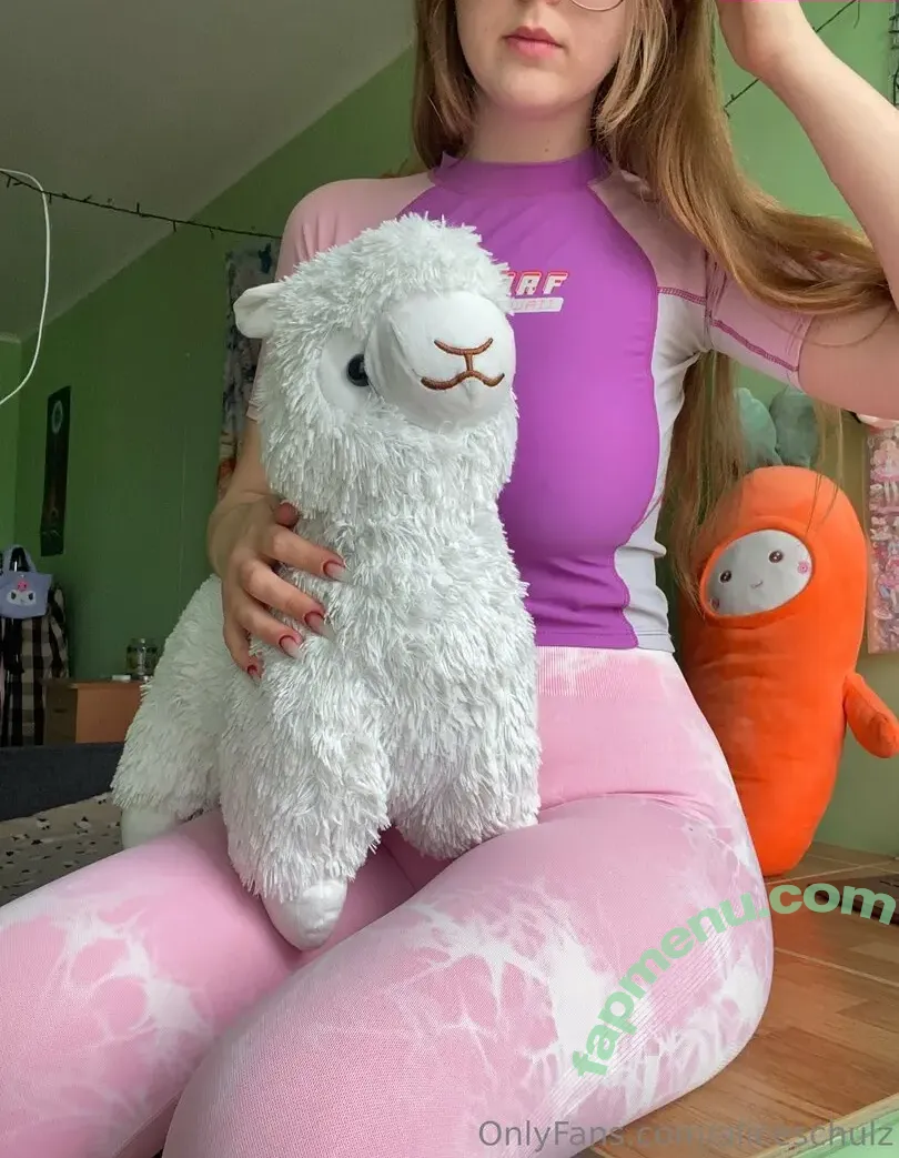 aliceschulz nude photo #0019 (kleinealicee / schulz.aliceee)