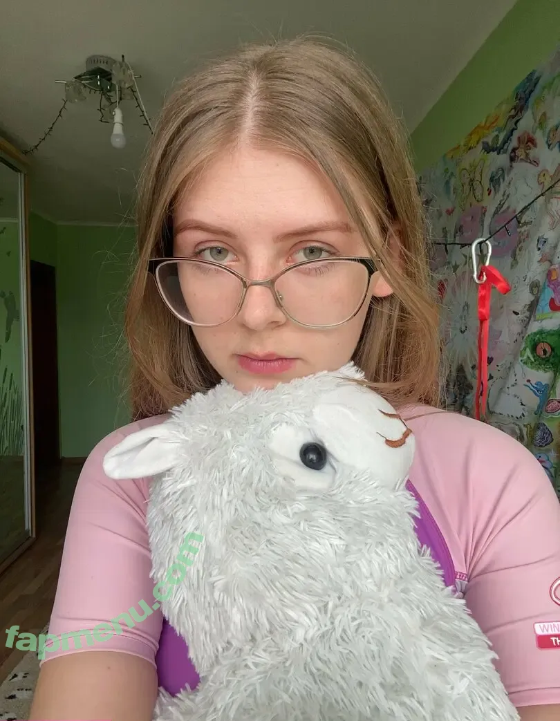 aliceschulz nude photo #0021 (kleinealicee / schulz.aliceee)