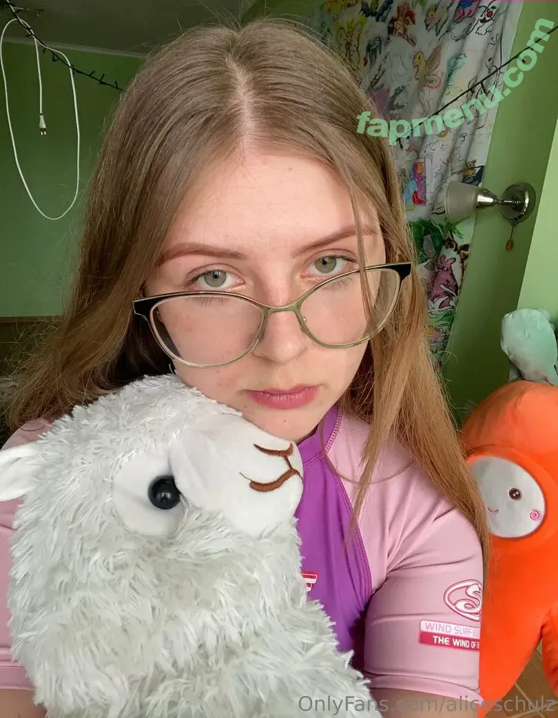 aliceschulz nude photo #0022 (kleinealicee / schulz.aliceee)