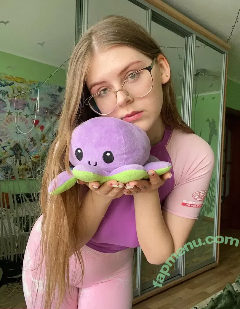 aliceschulz nude photo #0026 (kleinealicee / schulz.aliceee)