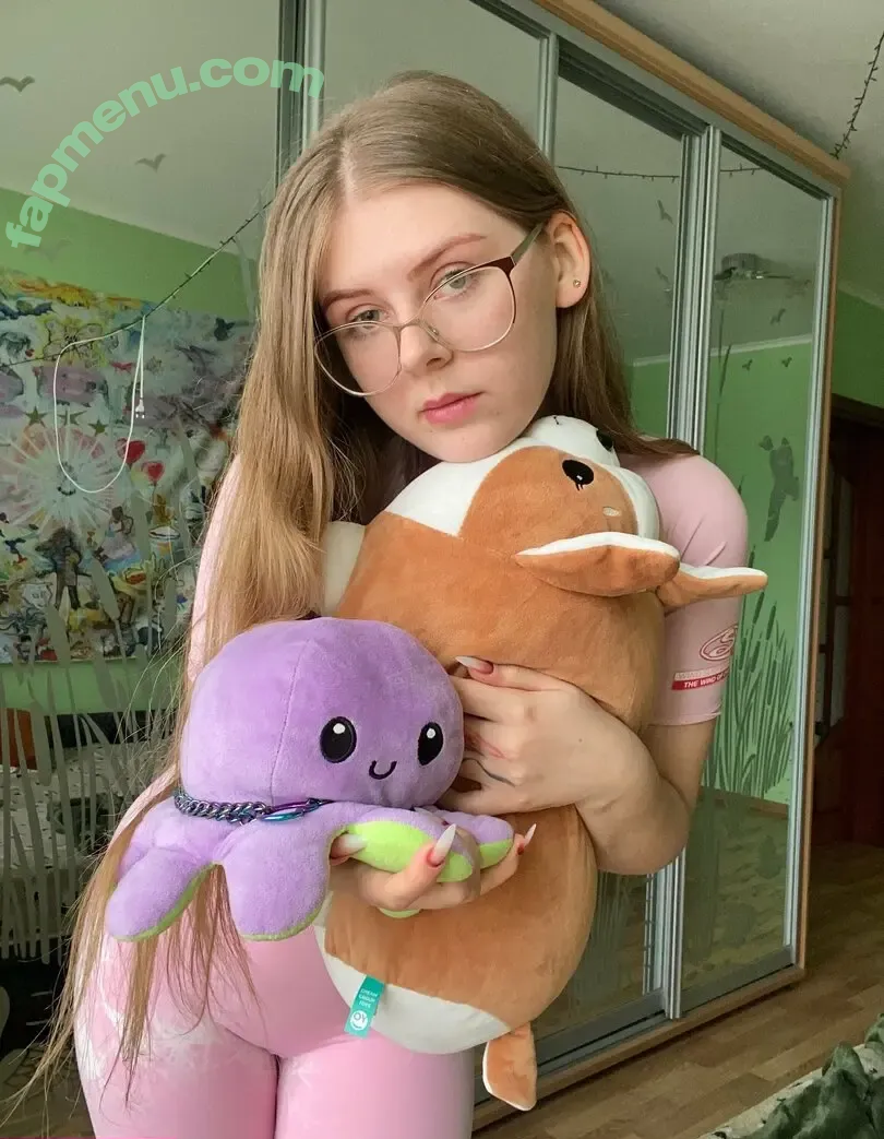 aliceschulz nude photo #0027 (kleinealicee / schulz.aliceee)