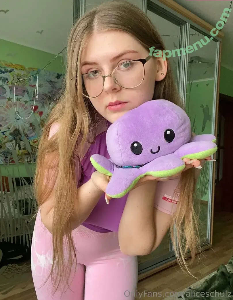 aliceschulz nude photo #0028 (kleinealicee / schulz.aliceee)