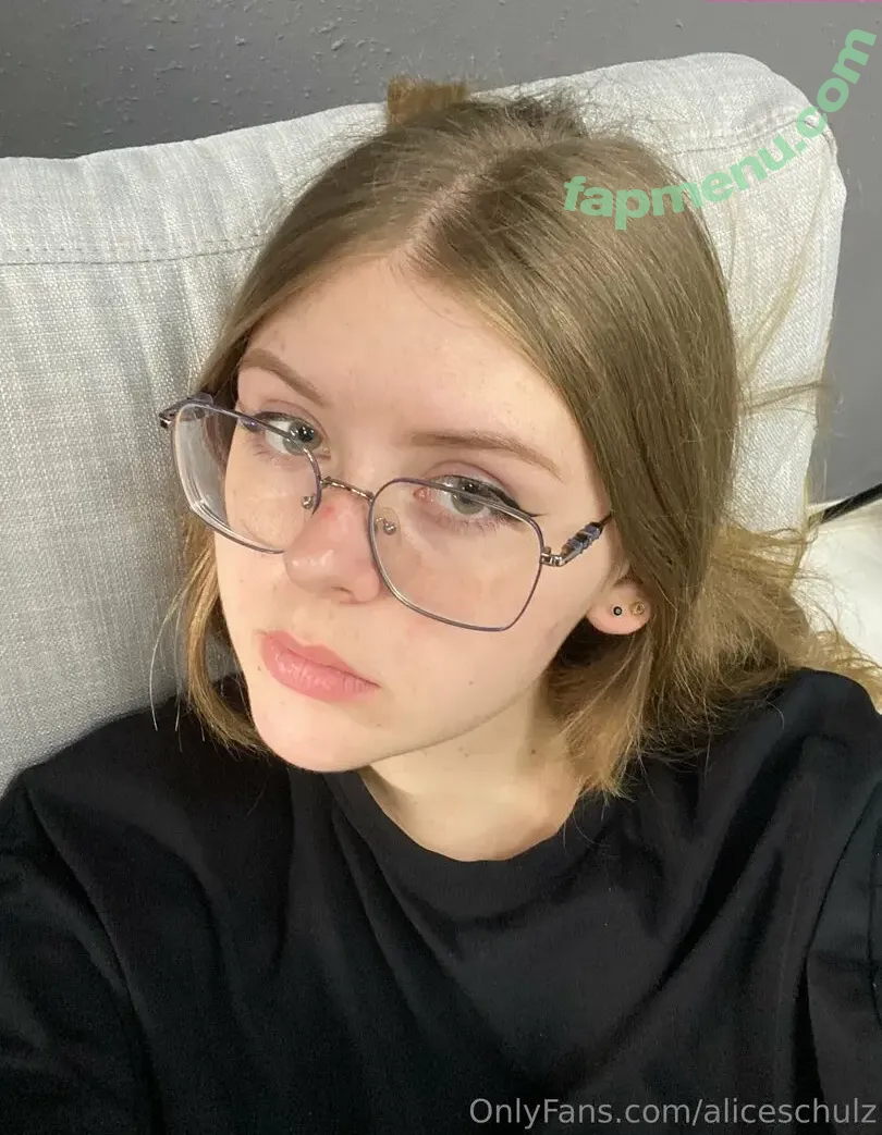 aliceschulz nude photo #0039 (kleinealicee / schulz.aliceee)