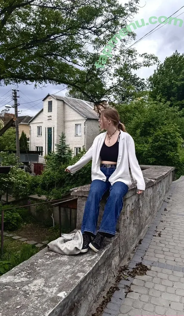 aliceschulz nude photo #0057 (kleinealicee / schulz.aliceee)