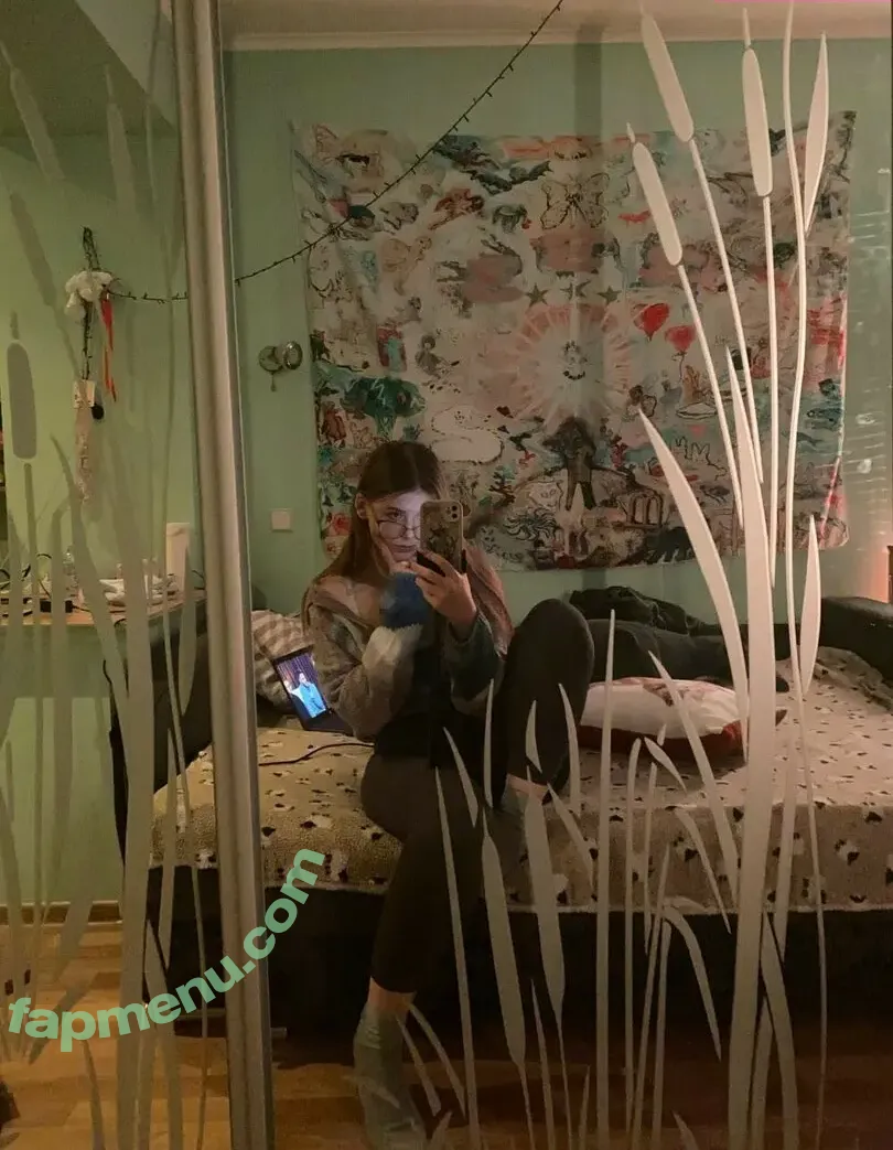 aliceschulz nude photo #0066 (kleinealicee / schulz.aliceee)