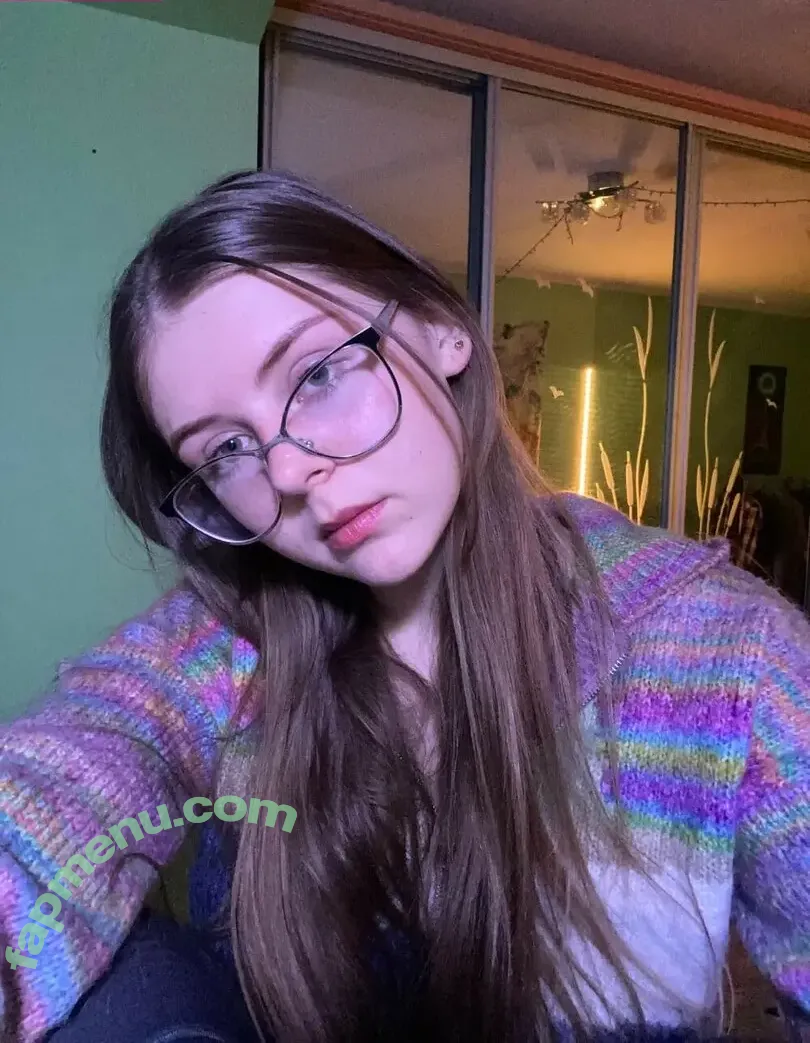 aliceschulz nude photo #0067 (kleinealicee / schulz.aliceee)