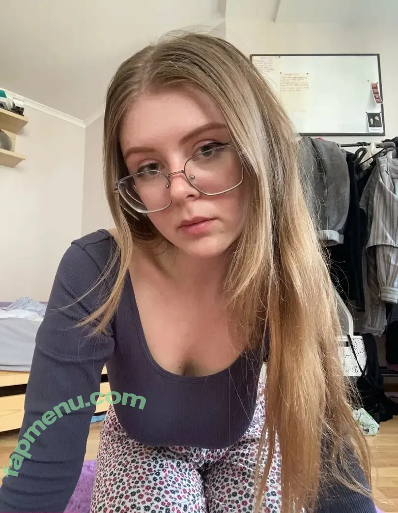 aliceschulz nude photo #0079 (kleinealicee / schulz.aliceee)