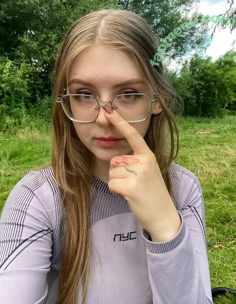 aliceschulz nude photo #0081 (kleinealicee / schulz.aliceee)