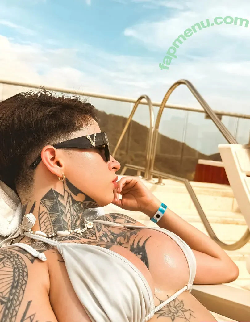 aliceshazaham nude photo #0022 (aliceshazaham)