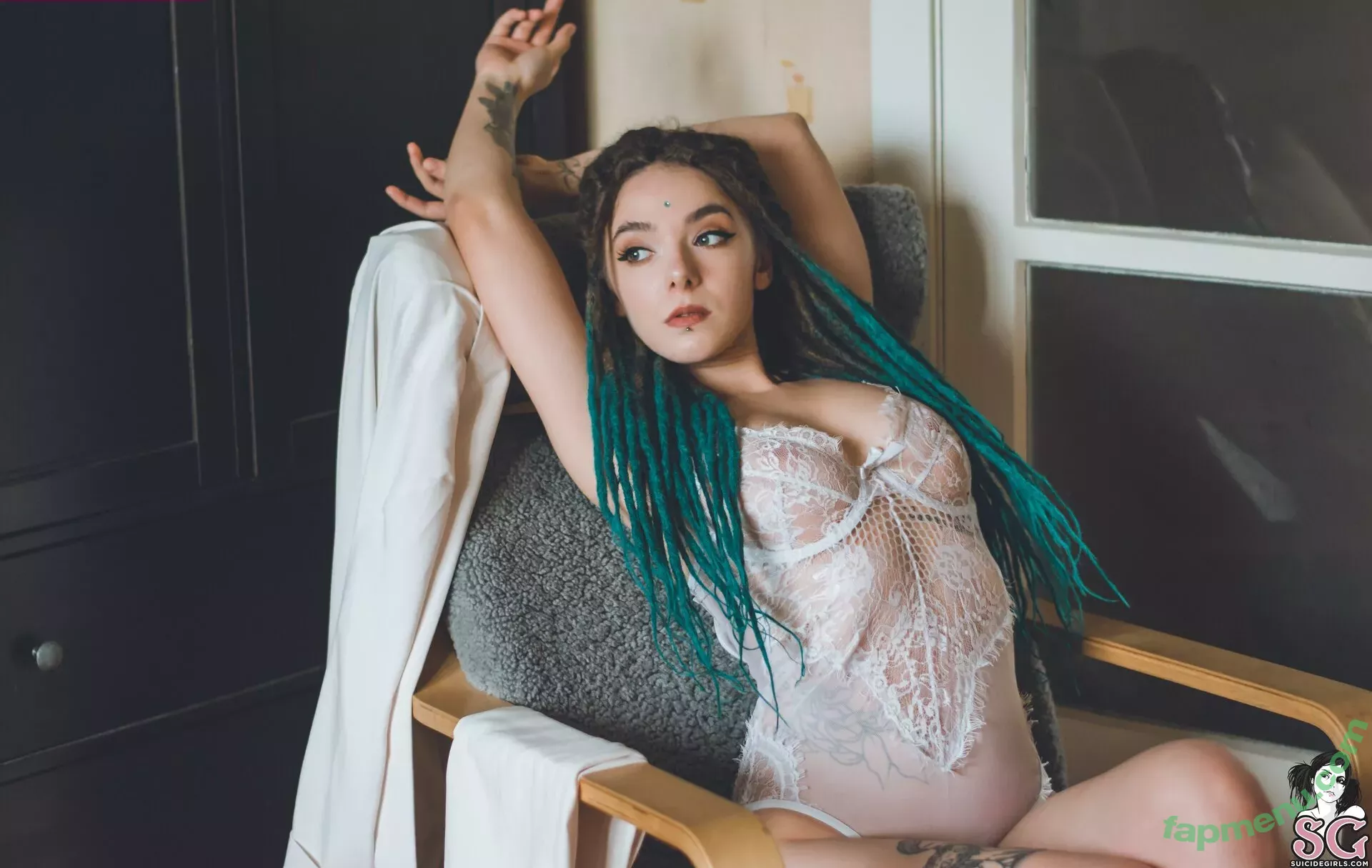 Aliceverner nude photo #0041 (alicevernersuicide)