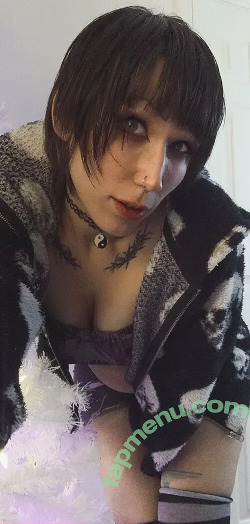 alicexatrocity nude photo #0013 (alicexatrocity)