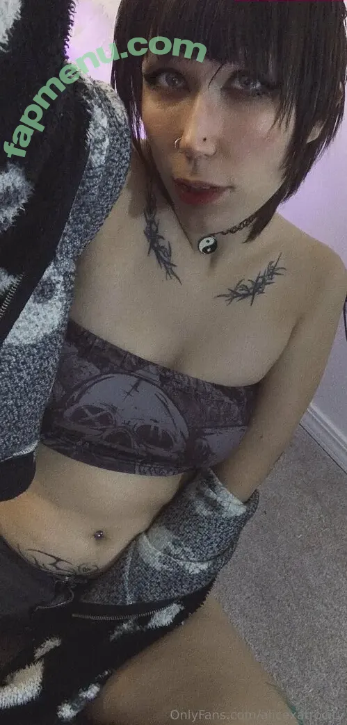 alicexatrocity nude photo #0016 (alicexatrocity)