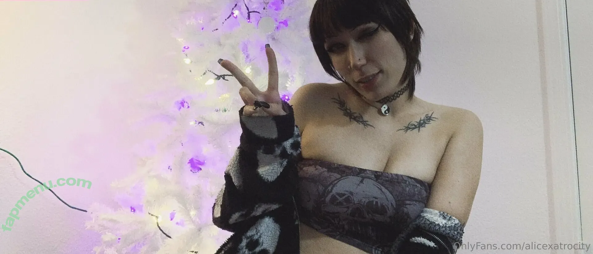 alicexatrocity nude photo #0017 (alicexatrocity)