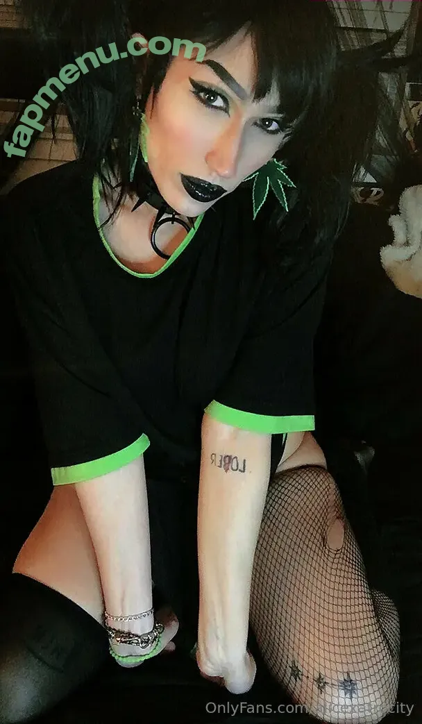 alicexatrocity nude photo #0023 (alicexatrocity)