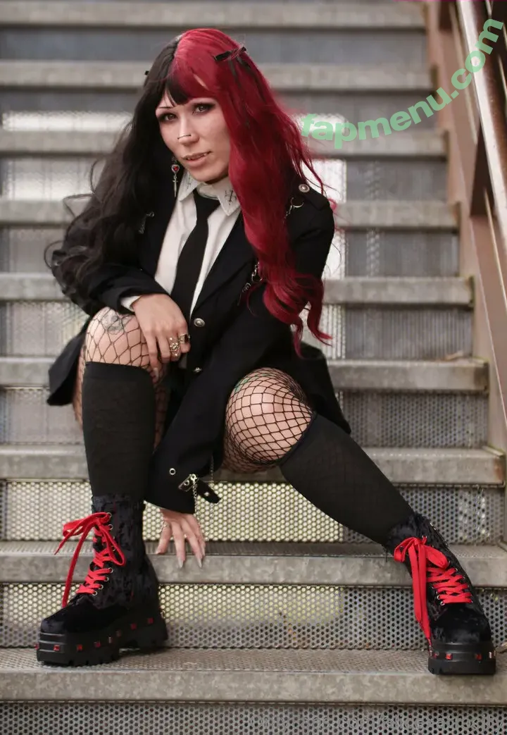 alicexatrocity nude photo #0067 (alicexatrocity)