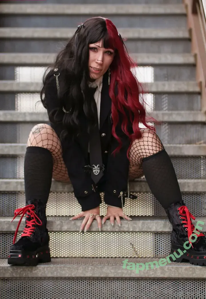 alicexatrocity nude photo #0081 (alicexatrocity)