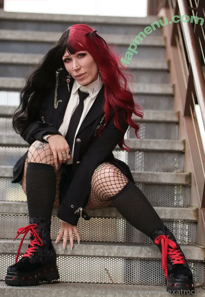 alicexatrocity nude photo #0082 (alicexatrocity)