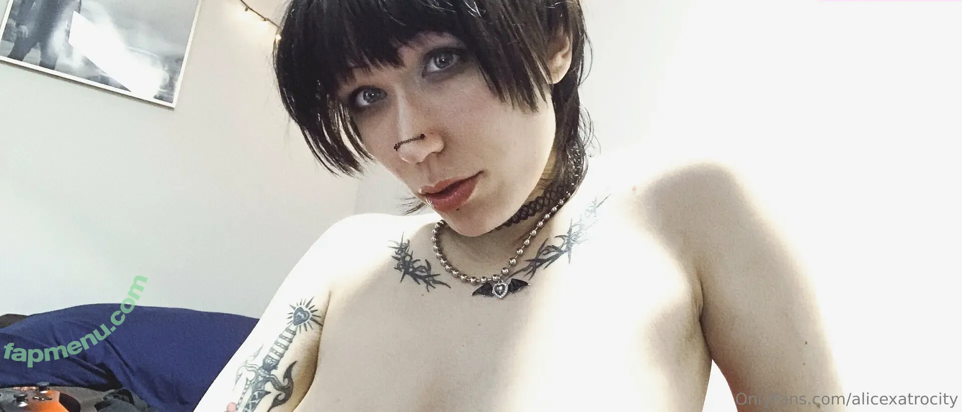 alicexatrocity nude photo #0090 (alicexatrocity)