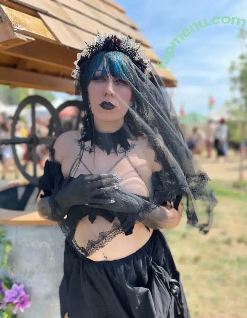 alicexatrocity nude photo #0100 (alicexatrocity)