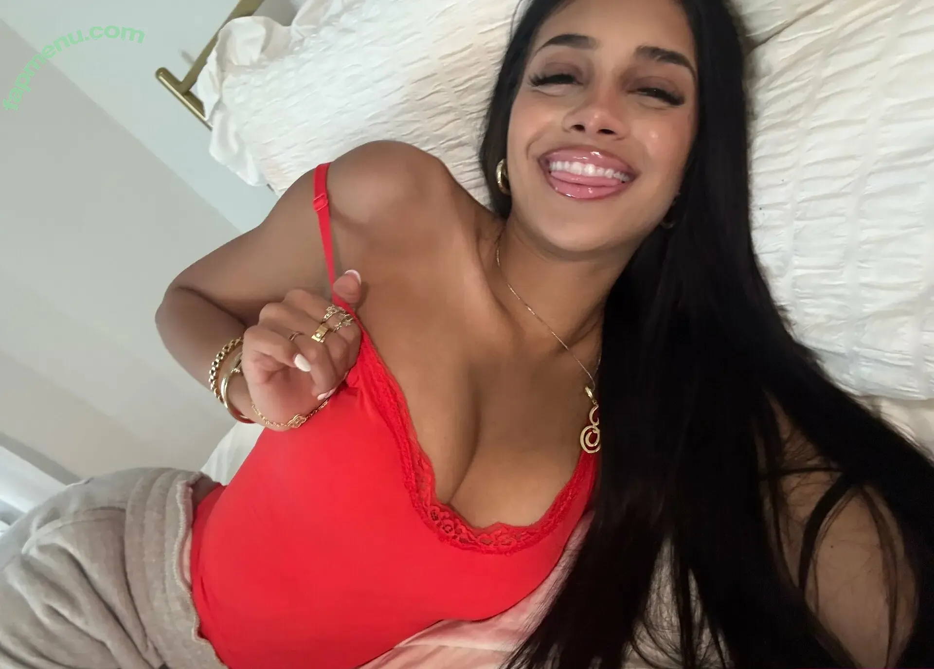 alicexmae nude photo #0010 (alicexmae)