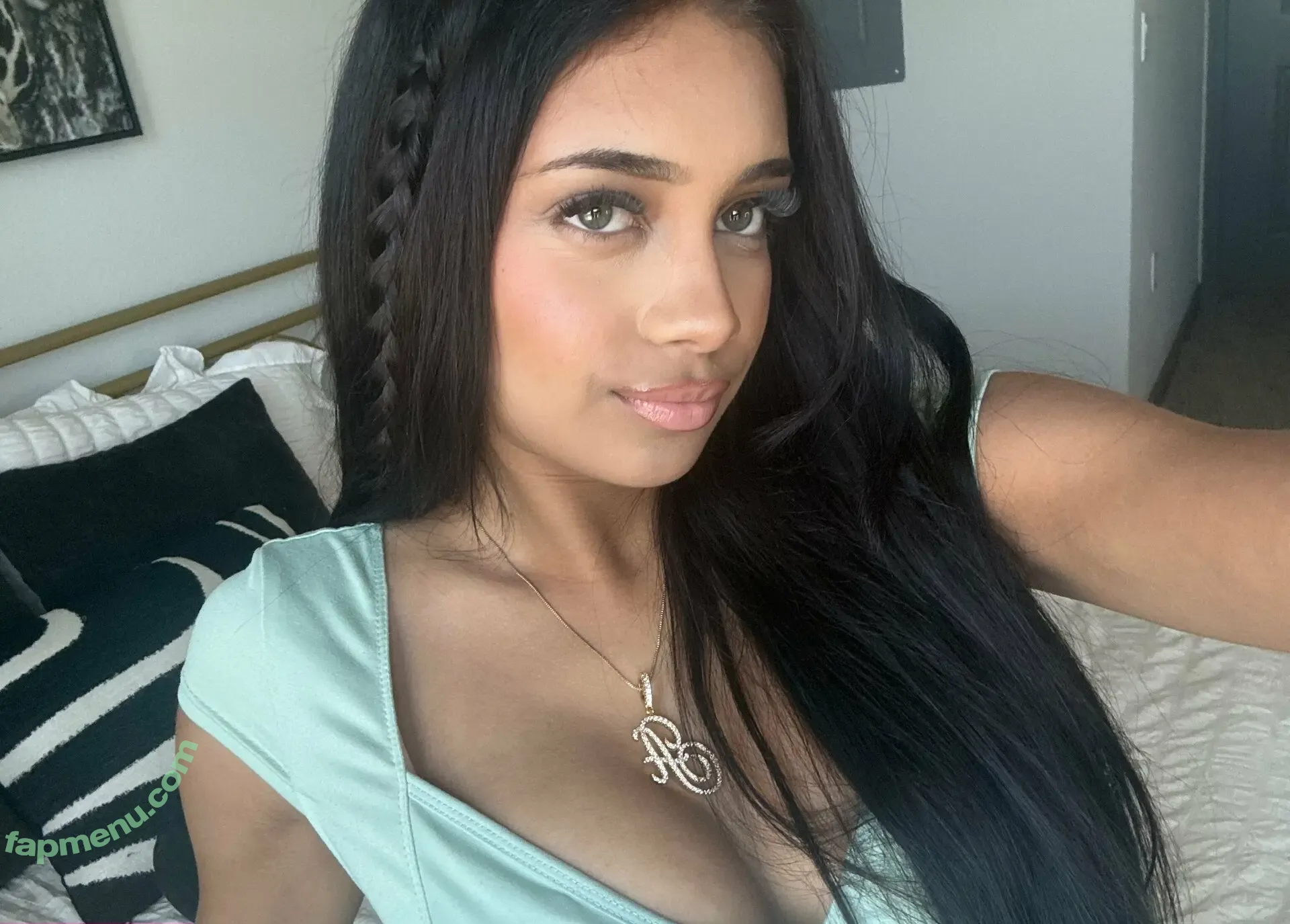 alicexmae nude photo #0013 (alicexmae)