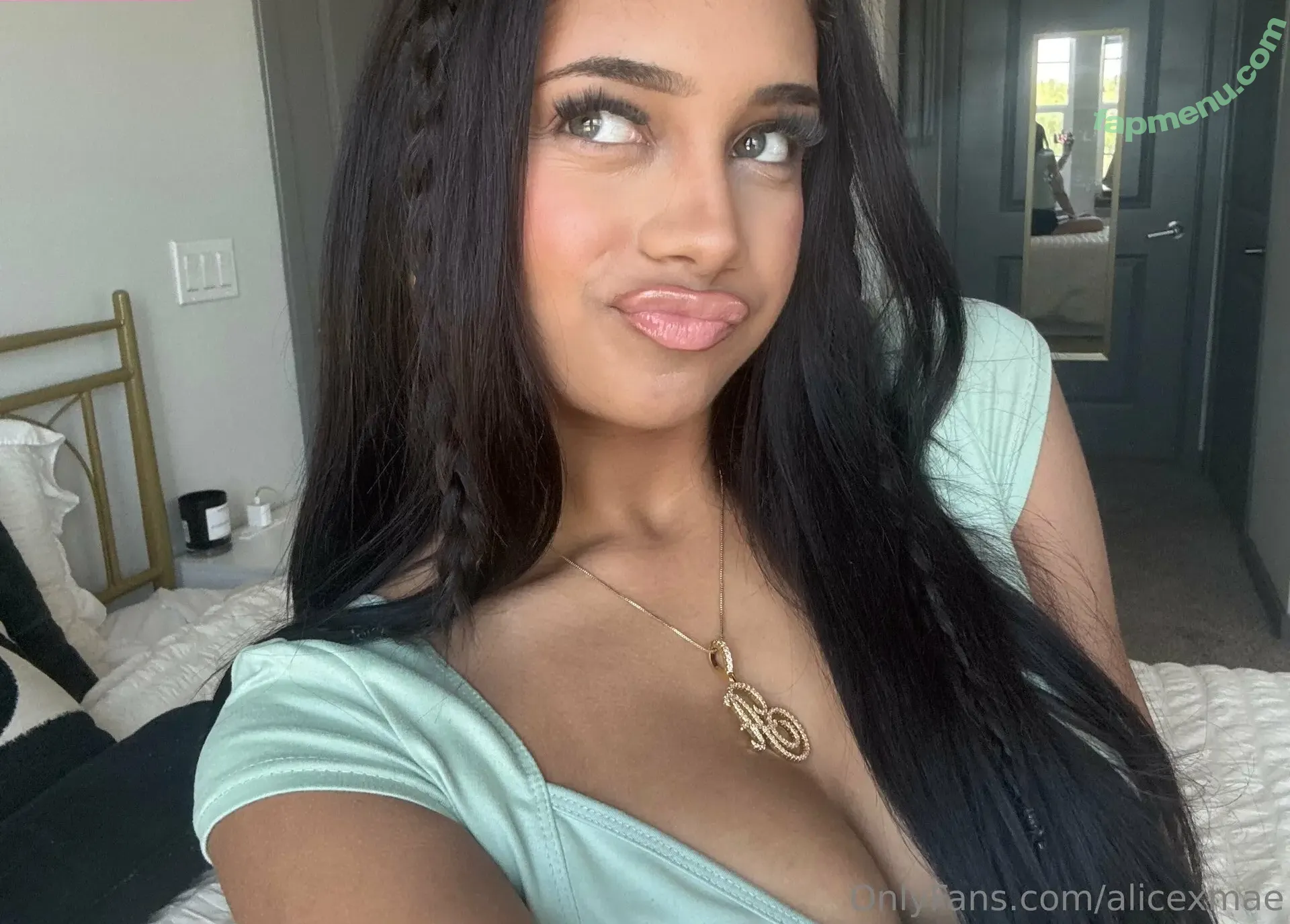 alicexmae nude photo #0035 (alicexmae)